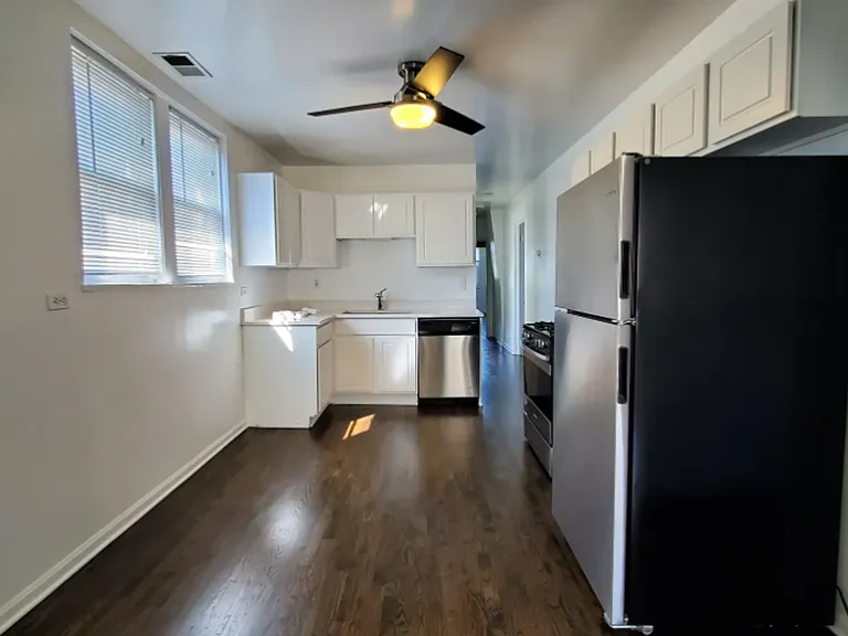 3414 N Seeley Ave — Photo 5