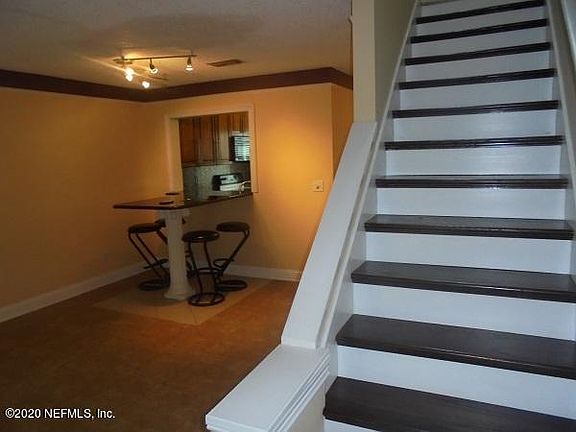 5th image of 8300 Plaza Gate Ln APT 1064