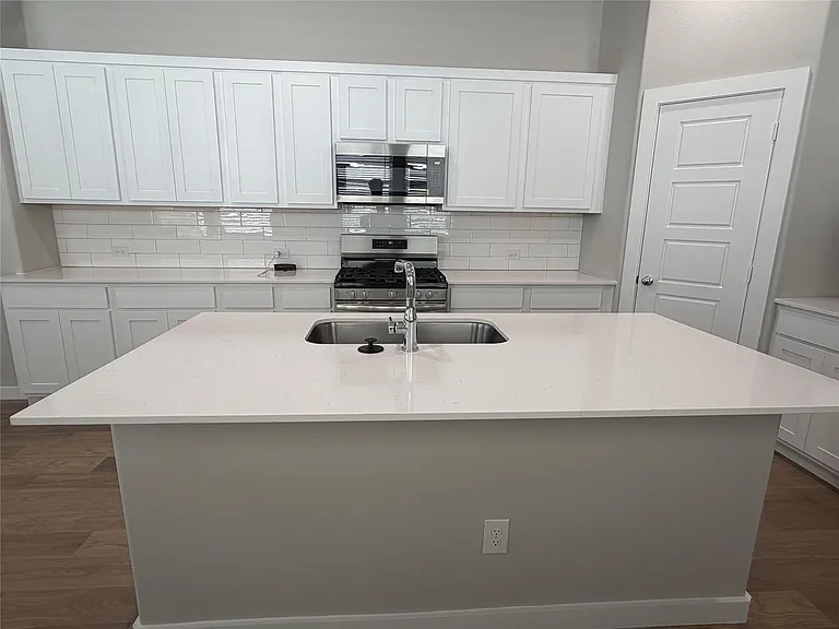 517 River Ridge Dr — Photo 2