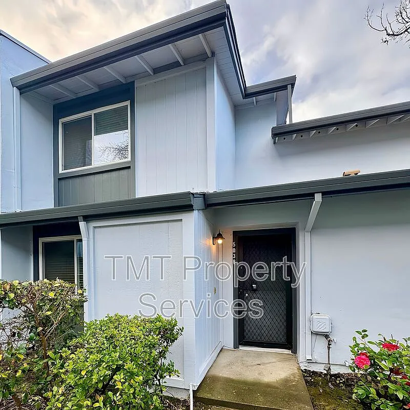 5038 Greenberry Dr photo 1