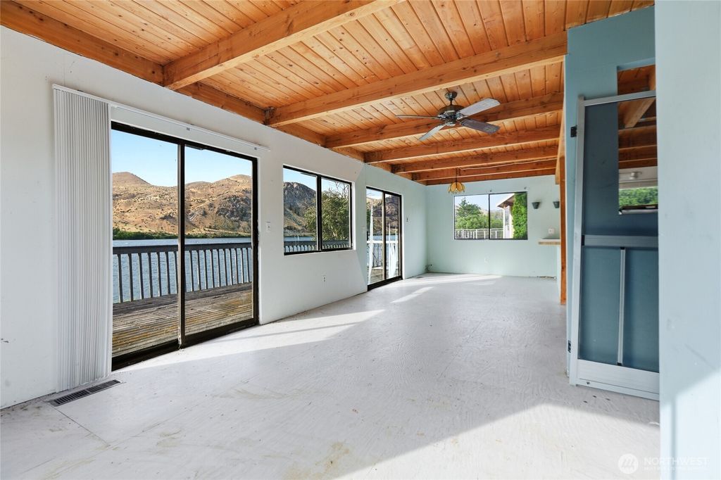 513 Riverview Drive, Orondo, WA - View 2