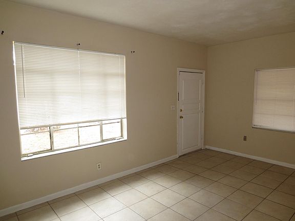 3rd image of 5134 Janice Cir S