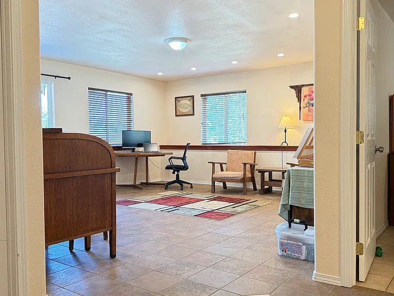 51 Ophir Dr — Photo 35
