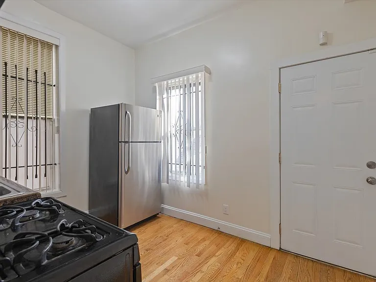 4211 W Gladys Ave #2 — Photo 11