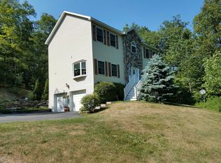 100 Hoefer Rd, Red Hook, NY 12571