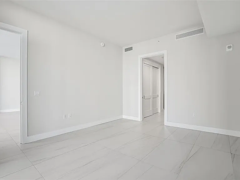 275 1st Ave S #1003 — Photo 61