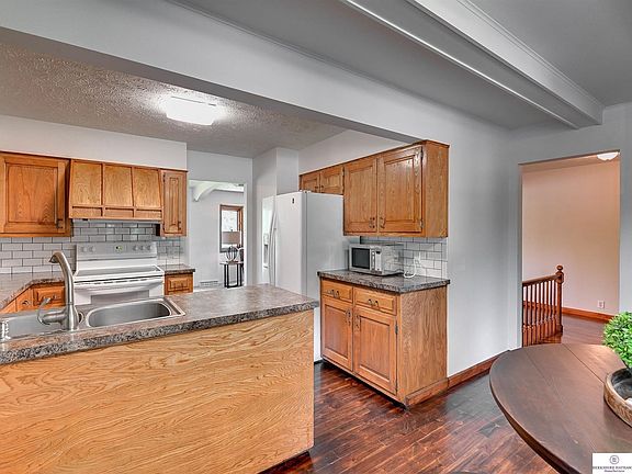 5th image of 2200 Joyce Cir