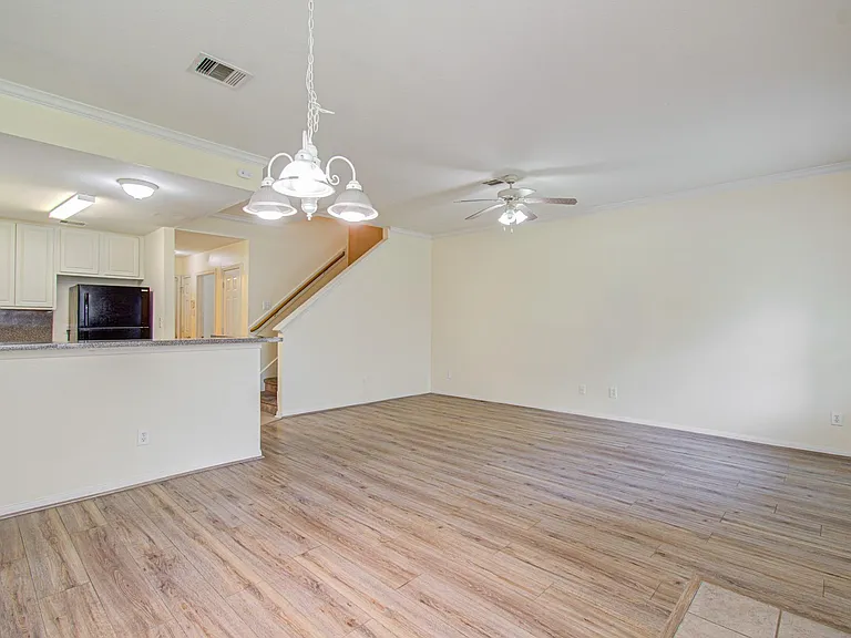 3815 Shire Valley Dr — Photo 4