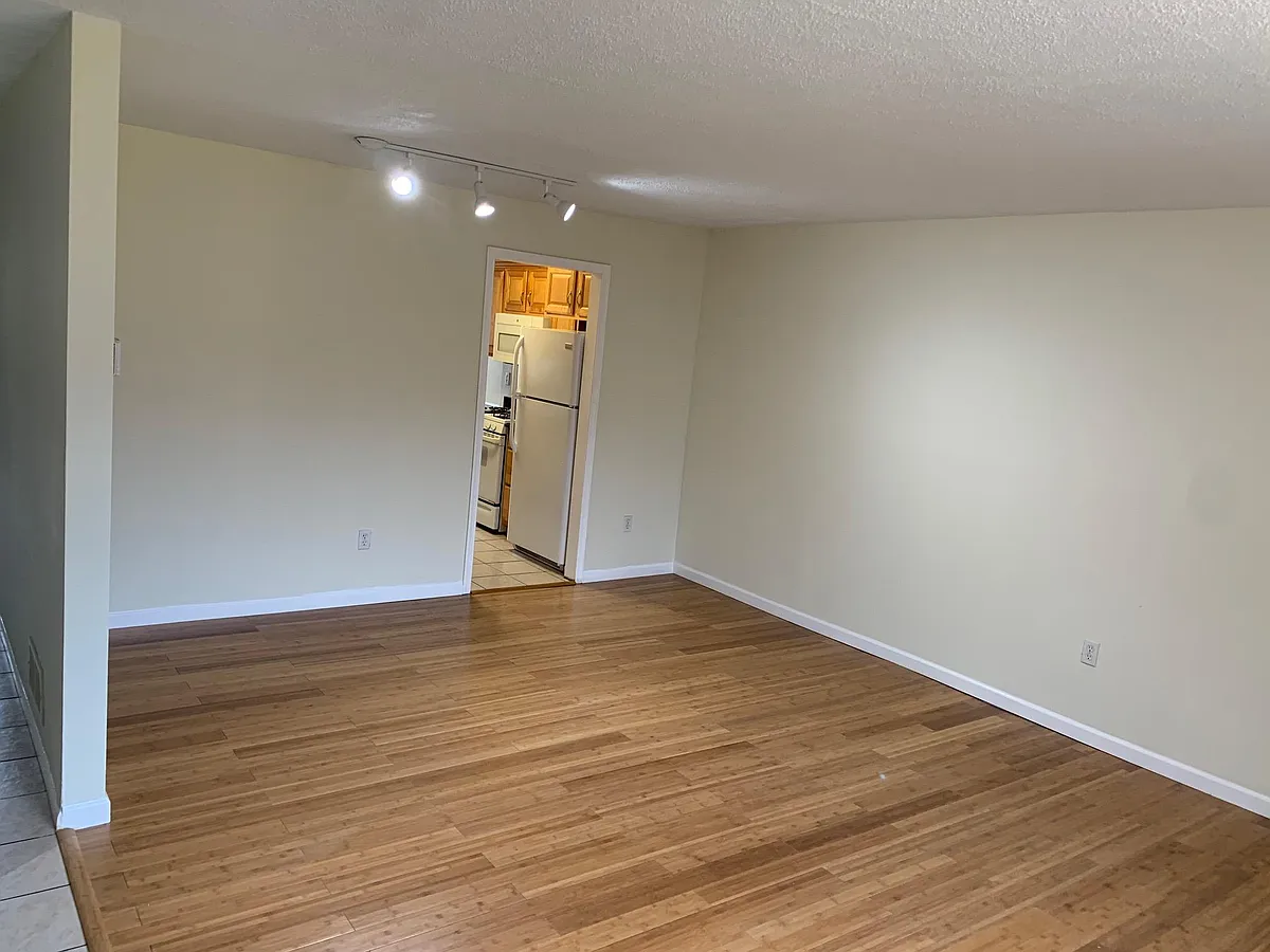 Building Photo - G3 Quincy Cir