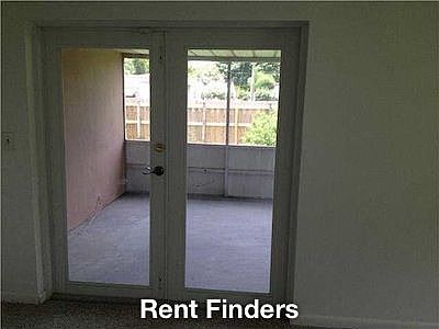 4th image of 4389 SW 52nd St