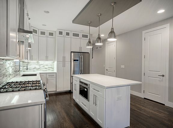 5th image of 5047 W Carmen Ave