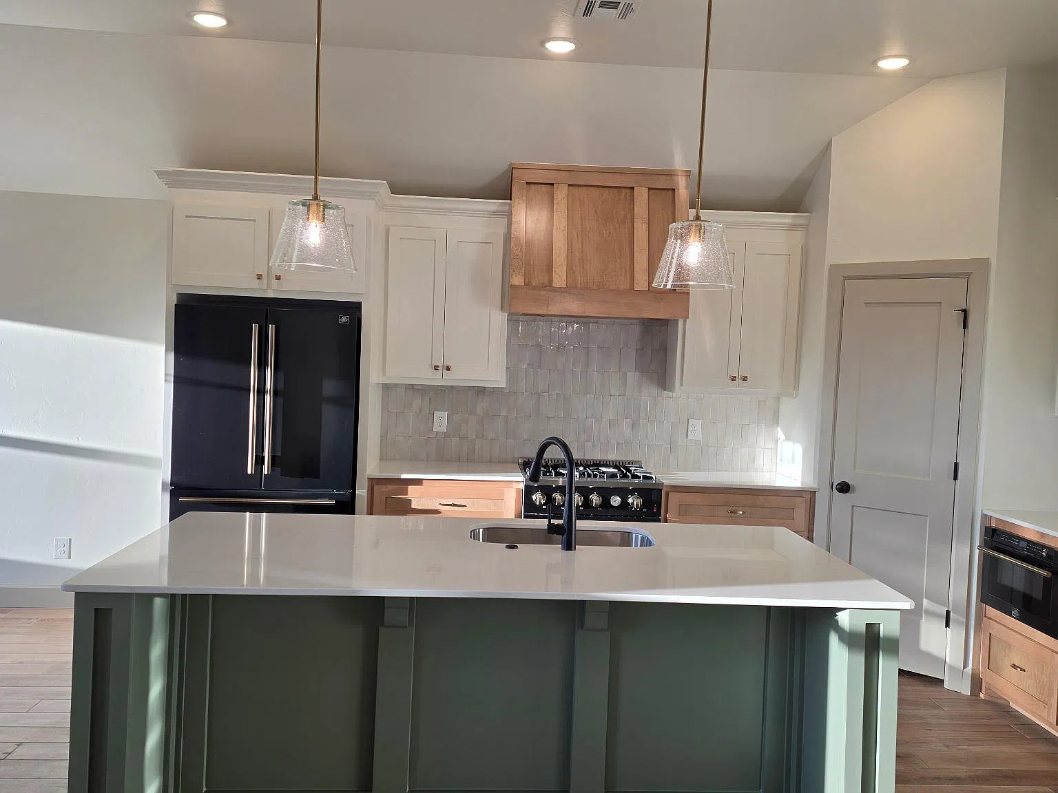 3 bed, 1763 sqft, $2,200 — Photo 3