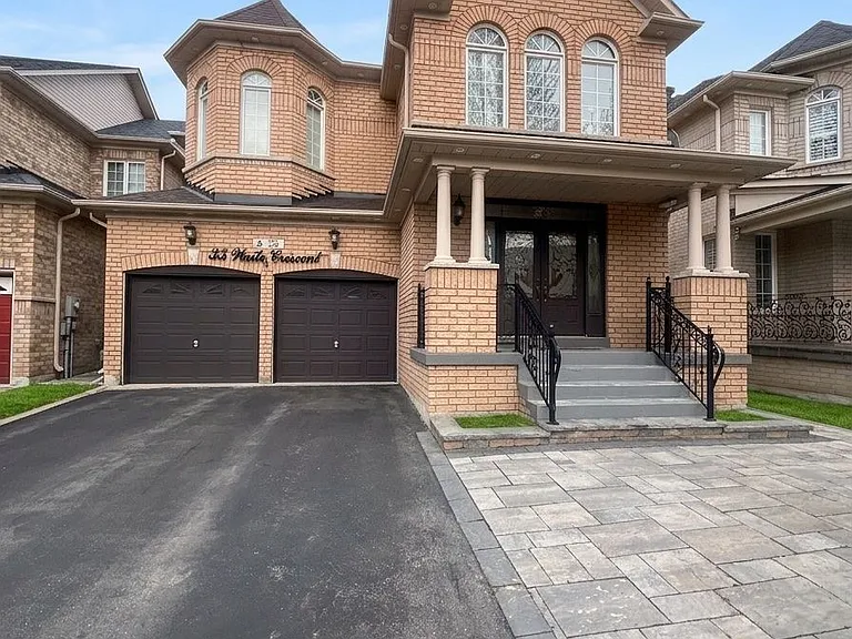 35 Waite Cres — Photo 1