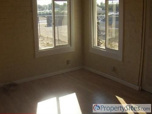 2nd image of 1024 N Ash St