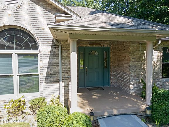 2nd image of 112 Cromwell Ln