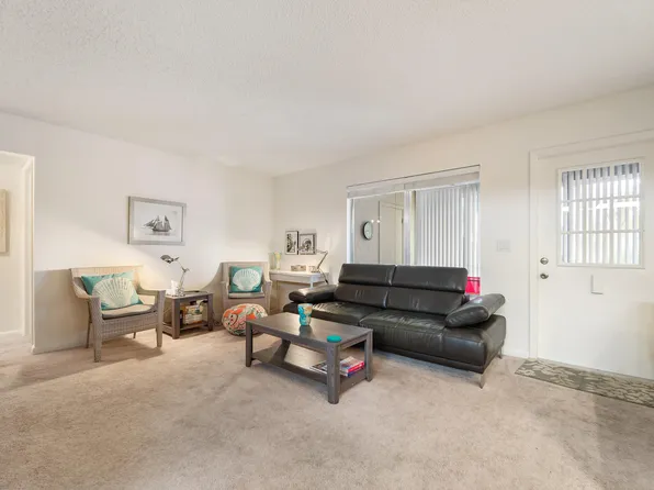 429 Pine Glen Lane #D-2, Greenacres, FL 33463