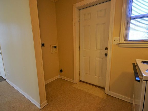 Hookups for stacked washer dryer