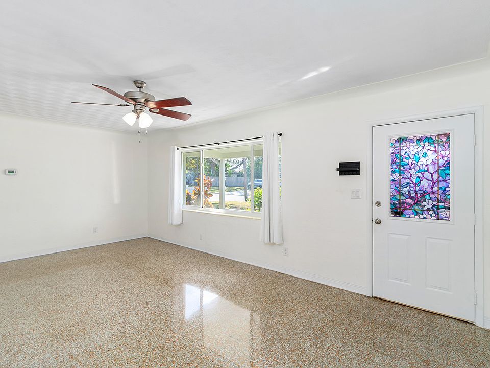 Front living room facing door