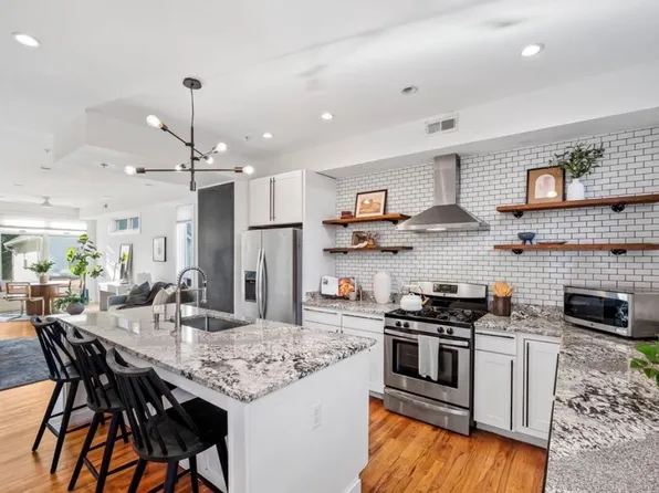 1518 Baldwin St, Baltimore, MD 21211