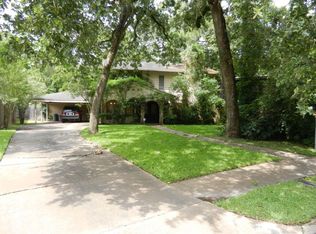 10606 Shady River Dr, Houston, TX 77042