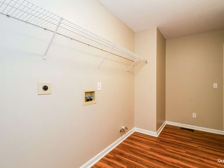 607 Fox Chase Way — Photo 13