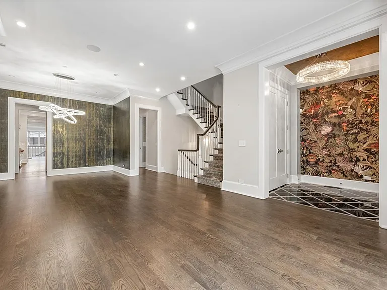 458 W Deming Pl — Photo 3