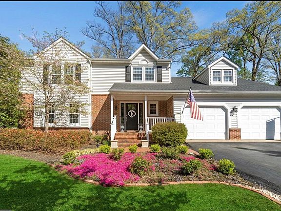 4th image of 11 Lawrence Ln