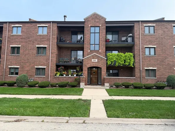 7935 W 90th St APT 1A, Hickory Hills, IL 60457