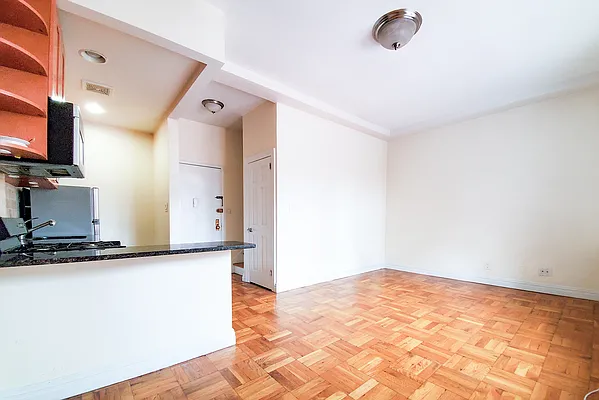 Rented by Warburg | media 2