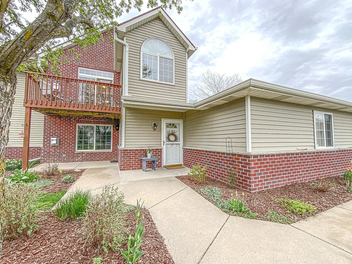 Building Photo - 2125 Broken Hill Rd #8