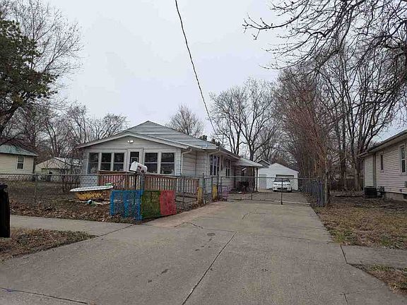 2nd image of 2932 Mahaska Ave