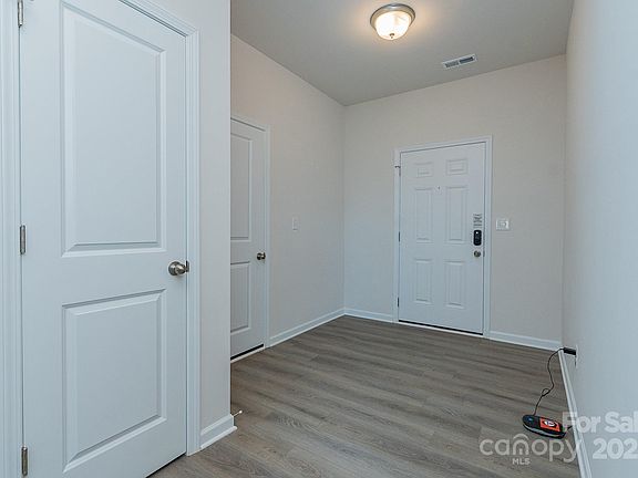 5th image of 1224 Langston Ln