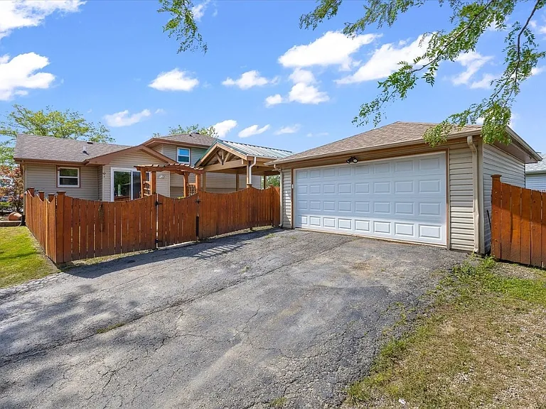 6451 Walter Adamic Ln — Photo 15