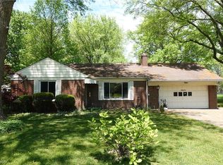 21620 Riviera Dr, Fairview Park, OH 44126