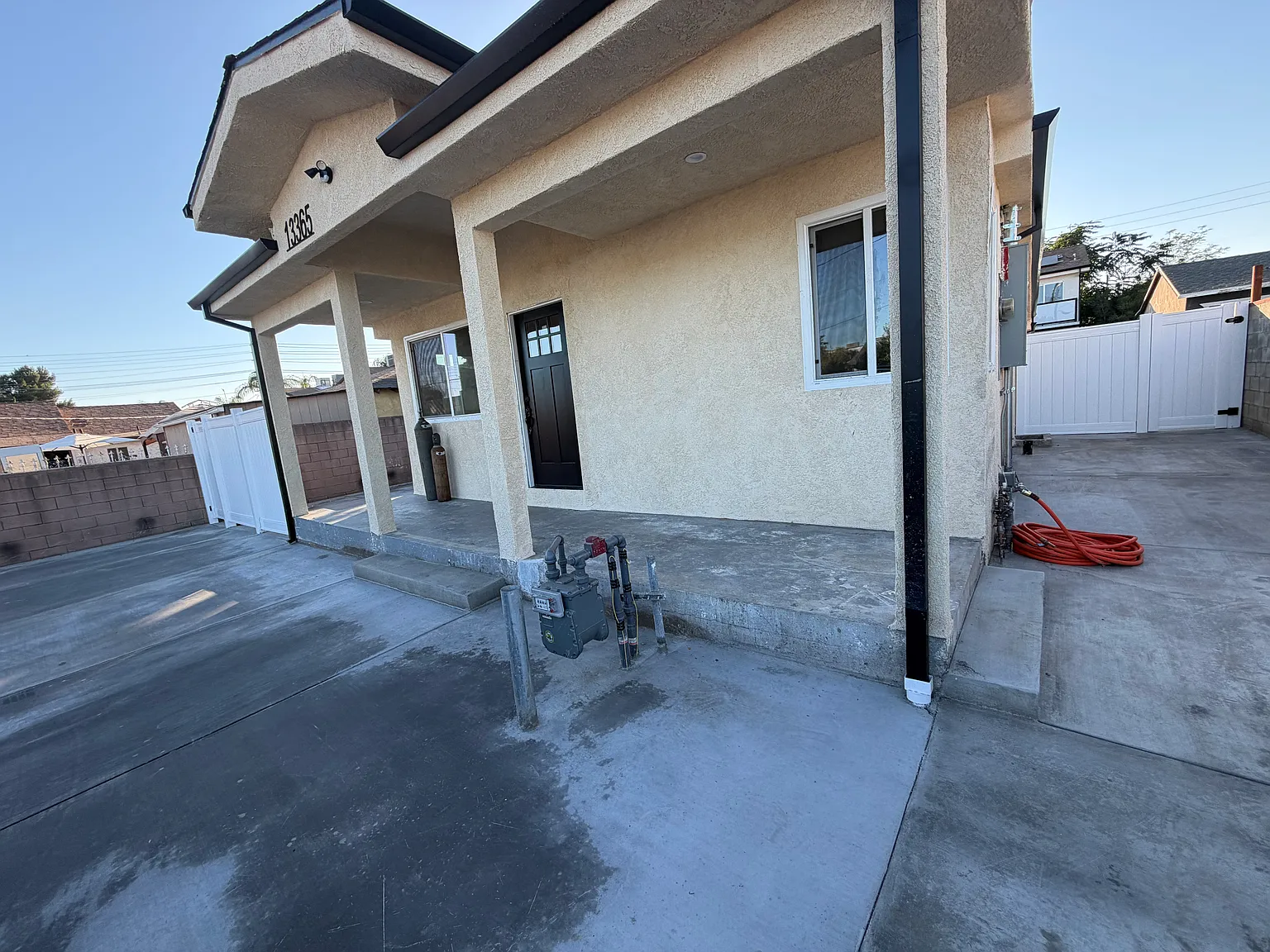 3 bed, 1162 sqft, $3,599 — Photo 2