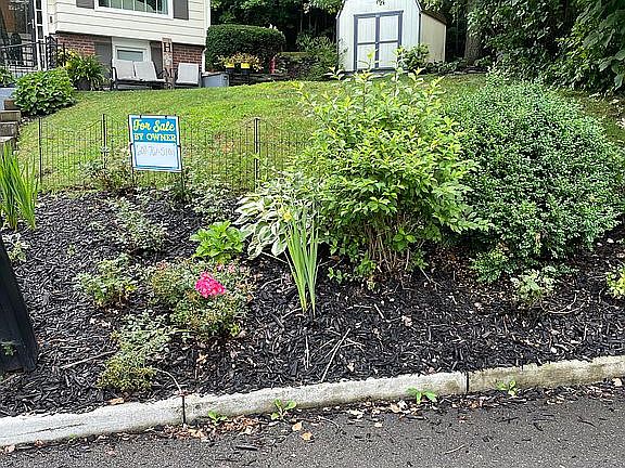 3rd image of 17 Saint Clair Ave