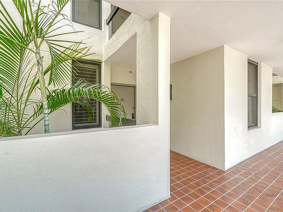 3rd image of 1930 Harbourside Dr Unit 122