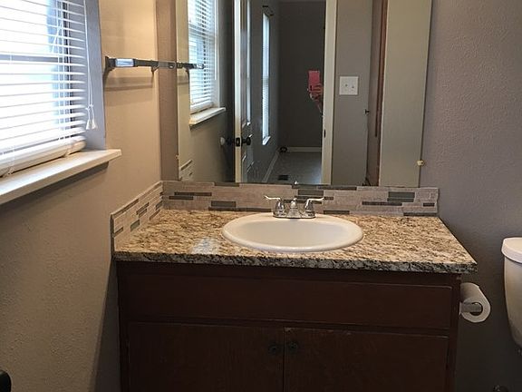 5th image of 1111 Thiele Ln