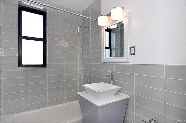 Sold by Re/Max In The City | media 23