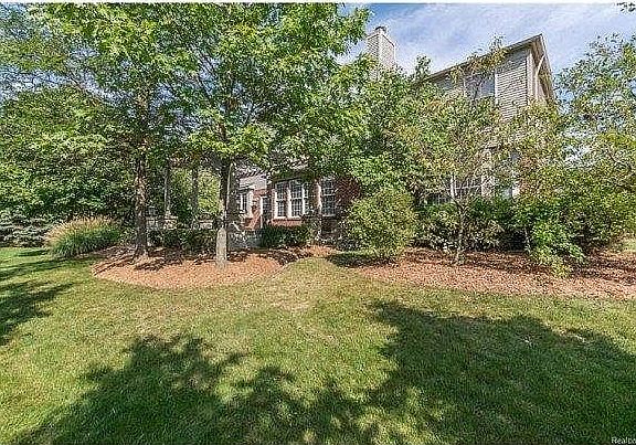 4th image of 494 Sylvan Dr