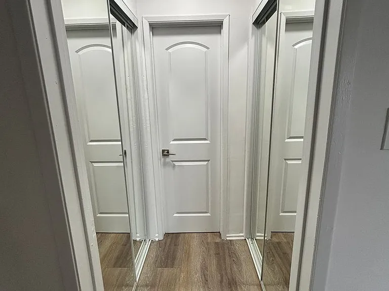 13860 Burbank Blvd — Photo 21