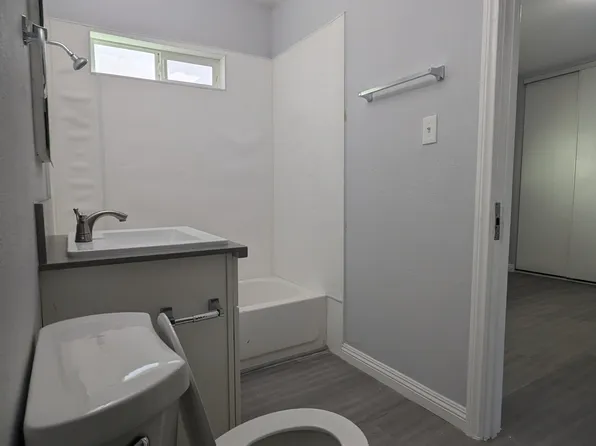 221 W New York Ave, Las Vegas, NV 89102