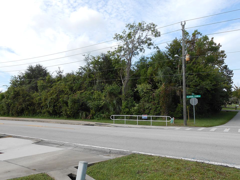 1st image of 2 Farrington Ln