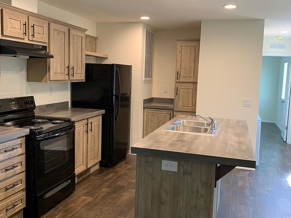 Kitchen and eating area