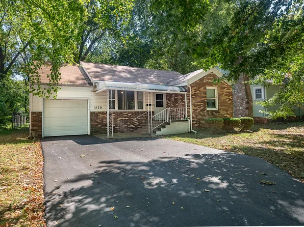 1520 S Roanoke Avenue, Springfield, MO 65807