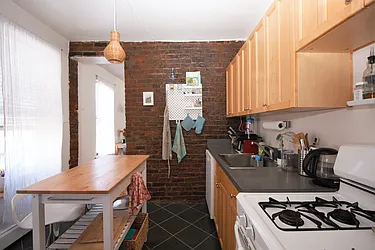 Rented by R New York