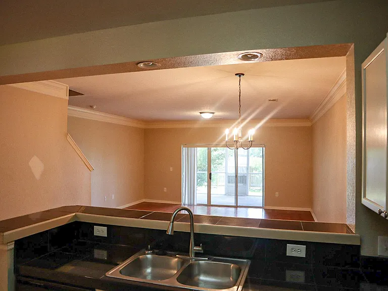 902 Baldwin Rowe Cir #902 — Photo 5