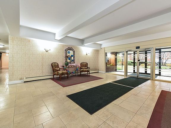 3rd image of 46 Grace Ave APT 1M