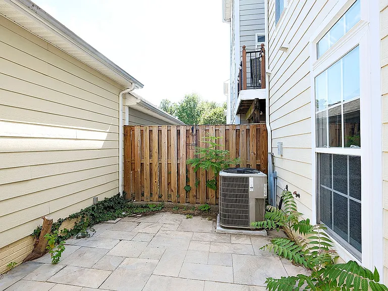 920 Rainier Rd — Photo 21