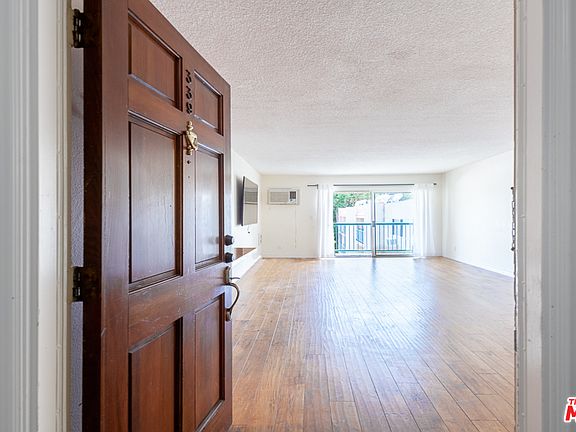 5th image of 18307 Burbank Blvd Unit 339